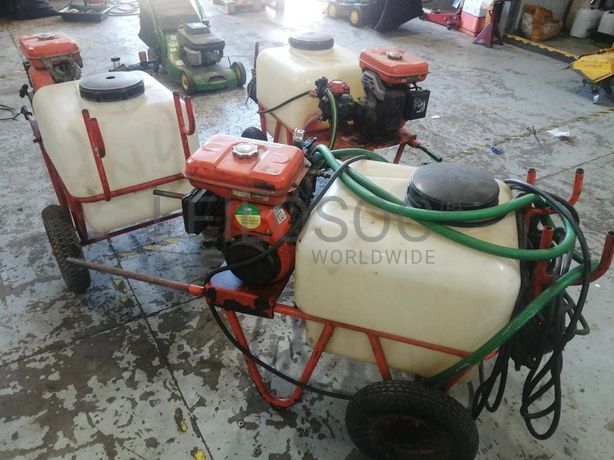 3 Moto Pulverizadores ·