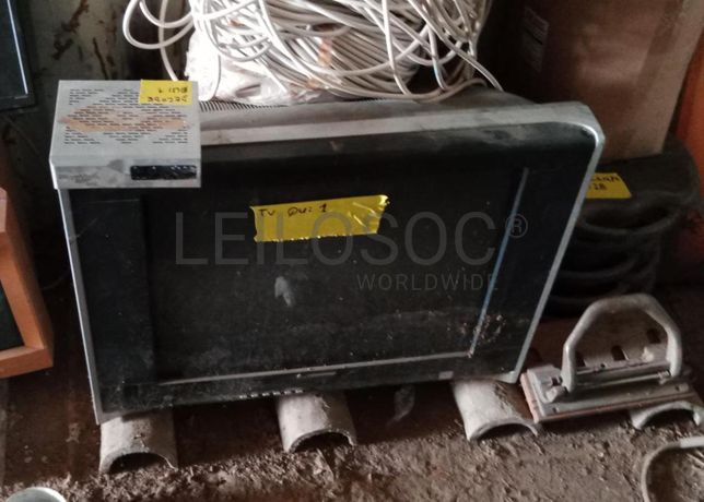 Termos acumulador + Bebedouros + Diversos + Tv + Material Informático + Cabo de Rede + Mobiliário + Bobina + Bobinas + Máquinas de corte de relva + Cabos de aço + Radiador + Armazém ·