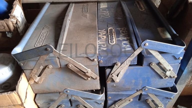 Diversos + Diversos + Caixas de Ferramentas + Diversos + Diversos + Diversos + Diversos + Diversos + Diversos + Diversos + Lâmpadas de longo alcance. + Anilhas + Diversos + Heat Shrinks + Diversos + Discos de Corte + Motores + Porcas + Diversos + Braçadeiras + Diversos + Chapas 1,5m + Contentor de 40P ·