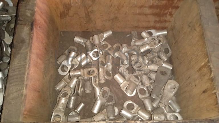 Diversos + Diversos + Caixas de Ferramentas + Diversos + Diversos + Diversos + Diversos + Diversos + Diversos + Diversos + Lâmpadas de longo alcance. + Anilhas + Diversos + Heat Shrinks + Diversos + Discos de Corte + Motores + Porcas + Diversos + Braçadeiras + Diversos + Chapas 1,5m + Contentor de 40P ·