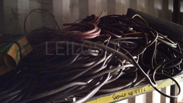 Diversos + Diversos + Caixas de Ferramentas + Diversos + Diversos + Diversos + Diversos + Diversos + Diversos + Diversos + Lâmpadas de longo alcance. + Anilhas + Diversos + Heat Shrinks + Diversos + Discos de Corte + Motores + Porcas + Diversos + Braçadeiras + Diversos + Chapas 1,5m + Contentor de 40P ·