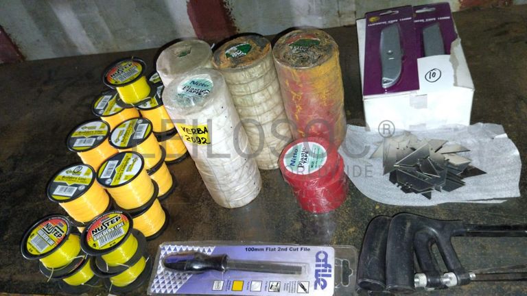 Diversos + Diversos + Grampos + Diversos + Diversos + Diversos + Electrodos + Diversos + Diversos + Diversos + Diversos + Diversos + Fitas + Diversos + Diversos + Máquinas Rebarbadora + Diversos + Pregos 50×2.50mm + Diversos + Cintas + Cintas + Cintas + Cintas + Cintas + Mangueiras para maçarico + Cintos de Segurança + Diversos + Diversos + Porcas + Porcas + Diversos + Pregos + Parafusos + Material Hospitalar + Diversos + Cordas + Diversos + Material para Soldadura + Material para Instalacao electrica + Diversos + Spray Q20 + Braçadeiras + Rolos de rede + Cerca de Segurança + Cabo flexível + Abaraçadeiras + Materia para soldadura + Abraçadeiras + Diversos + Bombas de água + Diversos + Compressor + Contentor de 40P ·