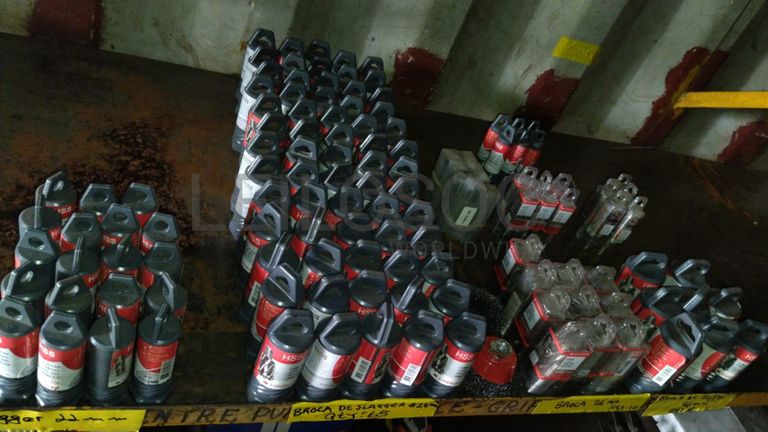 Diversos + Diversos + Grampos + Diversos + Diversos + Diversos + Electrodos + Diversos + Diversos + Diversos + Diversos + Diversos + Fitas + Diversos + Diversos + Máquinas Rebarbadora + Diversos + Pregos 50×2.50mm + Diversos + Cintas + Cintas + Cintas + Cintas + Cintas + Mangueiras para maçarico + Cintos de Segurança + Diversos + Diversos + Porcas + Porcas + Diversos + Pregos + Parafusos + Material Hospitalar + Diversos + Cordas + Diversos + Material para Soldadura + Material para Instalacao electrica + Diversos + Spray Q20 + Braçadeiras + Rolos de rede + Cerca de Segurança + Cabo flexível + Abaraçadeiras + Materia para soldadura + Abraçadeiras + Diversos + Bombas de água + Diversos + Compressor + Contentor de 40P ·