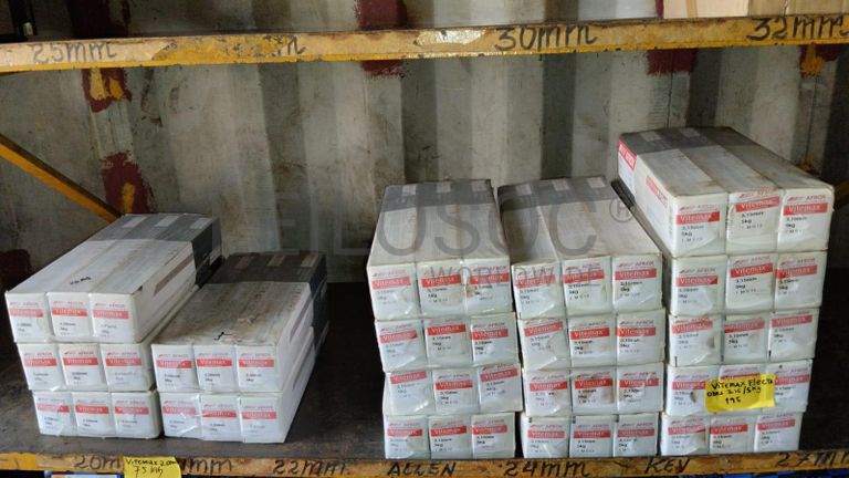 Diversos + Diversos + Grampos + Diversos + Diversos + Diversos + Electrodos + Diversos + Diversos + Diversos + Diversos + Diversos + Fitas + Diversos + Diversos + Máquinas Rebarbadora + Diversos + Pregos 50×2.50mm + Diversos + Cintas + Cintas + Cintas + Cintas + Cintas + Mangueiras para maçarico + Cintos de Segurança + Diversos + Diversos + Porcas + Porcas + Diversos + Pregos + Parafusos + Material Hospitalar + Diversos + Cordas + Diversos + Material para Soldadura + Material para Instalacao electrica + Diversos + Spray Q20 + Braçadeiras + Rolos de rede + Cerca de Segurança + Cabo flexível + Abaraçadeiras + Materia para soldadura + Abraçadeiras + Diversos + Bombas de água + Diversos + Compressor + Contentor de 40P ·