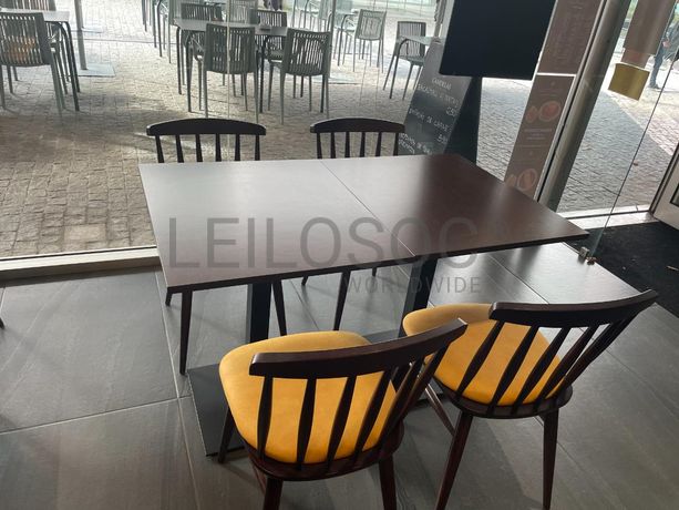 Mesas · Cadeiras