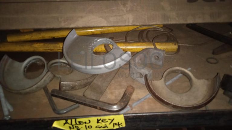 Diversos + Diversos + Caixas de Ferramentas + Diversos + Diversos + Diversos + Diversos + Diversos + Diversos + Diversos + Lâmpadas de longo alcance. + Anilhas + Diversos + Heat Shrinks + Diversos + Discos de Corte + Motores + Porcas + Diversos + Braçadeiras + Diversos + Chapas 1,5m + Contentor de 40P ·