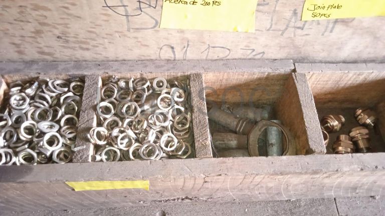 Diversos + Diversos + Caixas de Ferramentas + Diversos + Diversos + Diversos + Diversos + Diversos + Diversos + Diversos + Lâmpadas de longo alcance. + Anilhas + Diversos + Heat Shrinks + Diversos + Discos de Corte + Motores + Porcas + Diversos + Braçadeiras + Diversos + Chapas 1,5m + Contentor de 40P ·