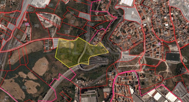 Terreno c/ 1,7 ha · Loures