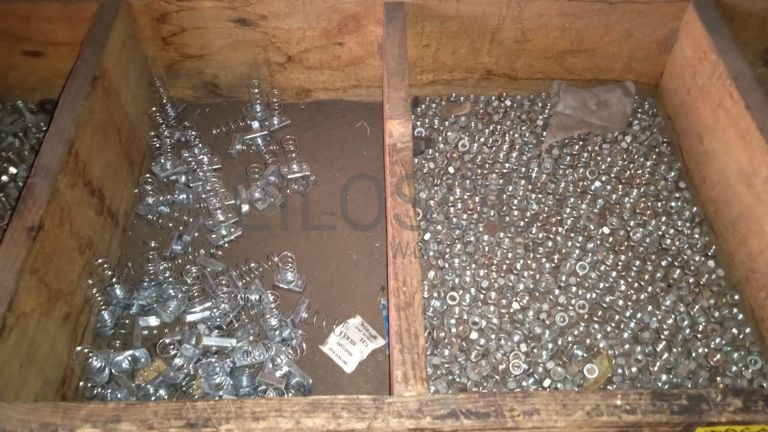 Diversos + Diversos + Caixas de Ferramentas + Diversos + Diversos + Diversos + Diversos + Diversos + Diversos + Diversos + Lâmpadas de longo alcance. + Anilhas + Diversos + Heat Shrinks + Diversos + Discos de Corte + Motores + Porcas + Diversos + Braçadeiras + Diversos + Chapas 1,5m + Contentor de 40P ·