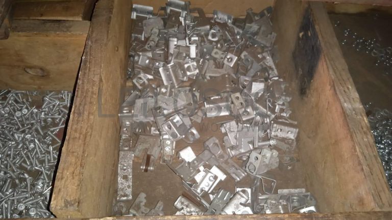 Diversos + Diversos + Caixas de Ferramentas + Diversos + Diversos + Diversos + Diversos + Diversos + Diversos + Diversos + Lâmpadas de longo alcance. + Anilhas + Diversos + Heat Shrinks + Diversos + Discos de Corte + Motores + Porcas + Diversos + Braçadeiras + Diversos + Chapas 1,5m + Contentor de 40P ·