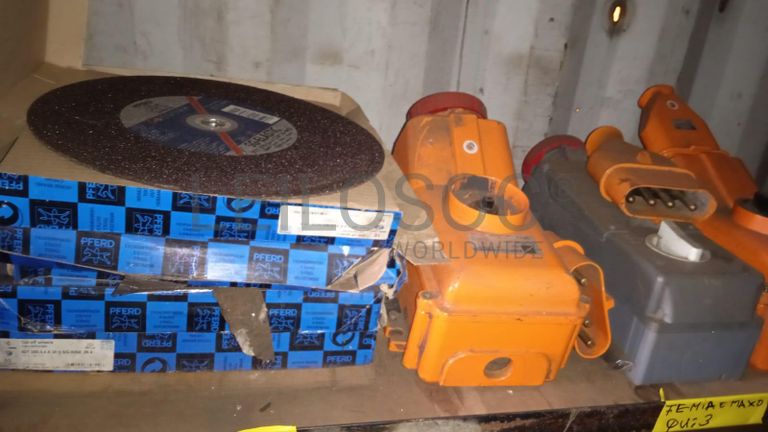 Diversos + Diversos + Caixas de Ferramentas + Diversos + Diversos + Diversos + Diversos + Diversos + Diversos + Diversos + Lâmpadas de longo alcance. + Anilhas + Diversos + Heat Shrinks + Diversos + Discos de Corte + Motores + Porcas + Diversos + Braçadeiras + Diversos + Chapas 1,5m + Contentor de 40P ·