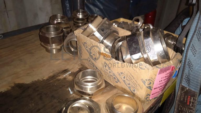 Diversos + Diversos + Caixas de Ferramentas + Diversos + Diversos + Diversos + Diversos + Diversos + Diversos + Diversos + Lâmpadas de longo alcance. + Anilhas + Diversos + Heat Shrinks + Diversos + Discos de Corte + Motores + Porcas + Diversos + Braçadeiras + Diversos + Chapas 1,5m + Contentor de 40P ·