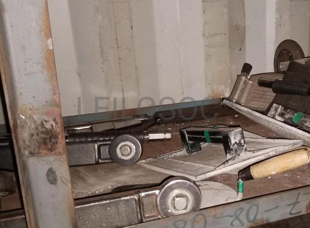 Aspiradores industriais + Diversos + Serra circular + Diversos + Vaporizador GOLDAIR + Diversos + Diversos + Diversos ·