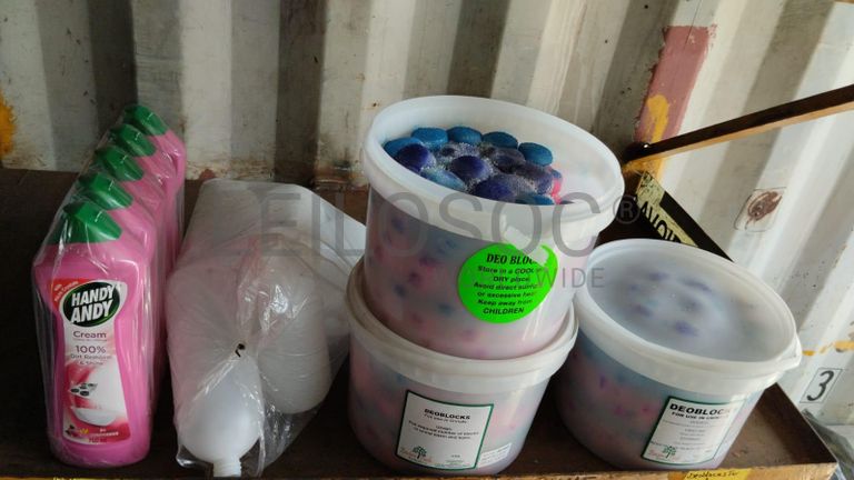 Diversos + Diversos + Grampos + Diversos + Diversos + Diversos + Electrodos + Diversos + Diversos + Diversos + Diversos + Diversos + Fitas + Diversos + Diversos + Máquinas Rebarbadora + Diversos + Pregos 50×2.50mm + Diversos + Cintas + Cintas + Cintas + Cintas + Cintas + Mangueiras para maçarico + Cintos de Segurança + Diversos + Diversos + Porcas + Porcas + Diversos + Pregos + Parafusos + Material Hospitalar + Diversos + Cordas + Diversos + Material para Soldadura + Material para Instalacao electrica + Diversos + Spray Q20 + Braçadeiras + Rolos de rede + Cerca de Segurança + Cabo flexível + Abaraçadeiras + Materia para soldadura + Abraçadeiras + Diversos + Bombas de água + Diversos + Compressor + Contentor de 40P ·