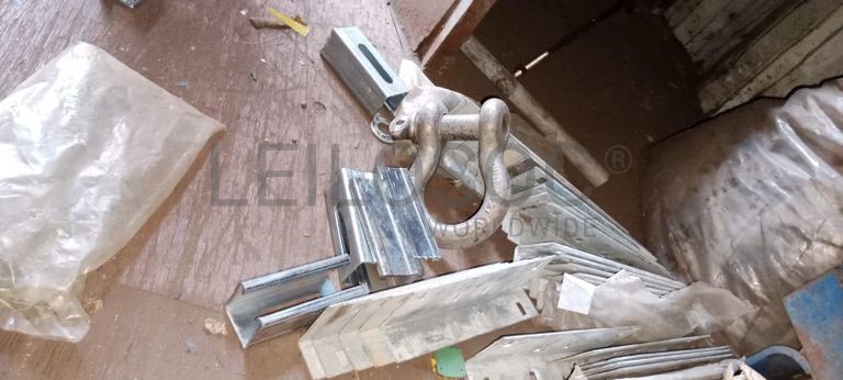 Aspiradores industriais + Diversos + Serra circular + Diversos + Vaporizador GOLDAIR + Diversos + Diversos + Diversos ·