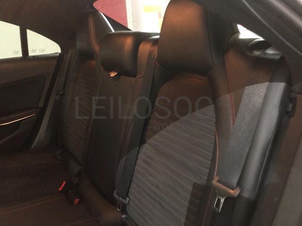 Mercedes-Benz CLA 220 D · Ano 2013