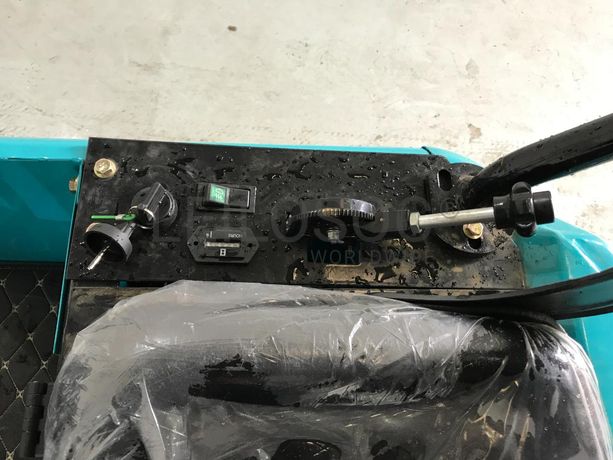 Mini Giratória Rastos