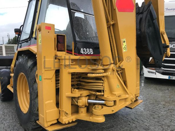 Retroescavadora CAT 438B