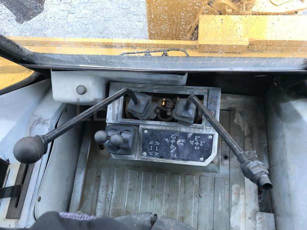 Retroescavadora CAT 438B