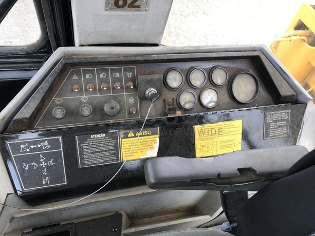 Retroescavadora CAT 438B