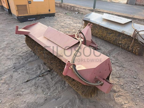 Vassoura Mecânica · Viana