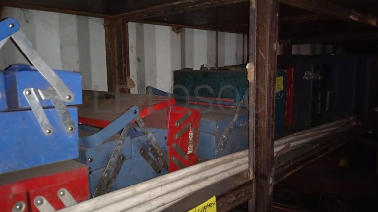 Diversos + Rebarbadeiras + Diversos + Diversos + Rebarbadeiras + Furadeira + Diversos + Braçadeiras + Torque Wreck + Radiadores + Diversos + Diversos + Diversos + Diversos + Diversos + Diversos + Diversos + Diversos + Contentor de 40P ·