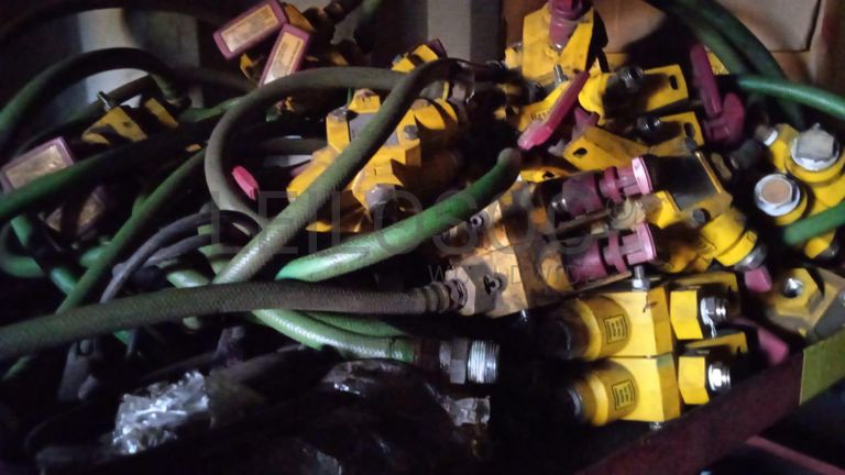 Diversos + Rebarbadeiras + Diversos + Diversos + Rebarbadeiras + Furadeira + Diversos + Braçadeiras + Torque Wreck + Radiadores + Diversos + Diversos + Diversos + Diversos + Diversos + Diversos + Diversos + Diversos + Contentor de 40P ·