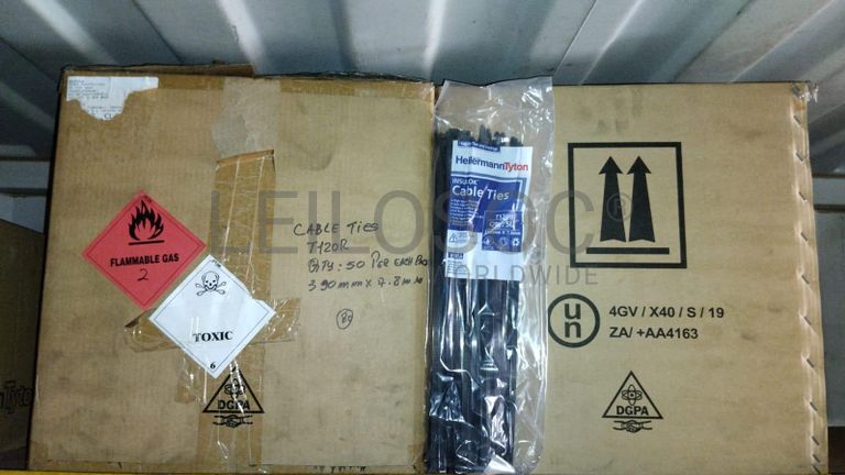 Diversos + Diversos + Grampos + Diversos + Diversos + Diversos + Electrodos + Diversos + Diversos + Diversos + Diversos + Diversos + Fitas + Diversos + Diversos + Máquinas Rebarbadora + Diversos + Pregos 50×2.50mm + Diversos + Cintas + Cintas + Cintas + Cintas + Cintas + Mangueiras para maçarico + Cintos de Segurança + Diversos + Diversos + Porcas + Porcas + Diversos + Pregos + Parafusos + Material Hospitalar + Diversos + Cordas + Diversos + Material para Soldadura + Material para Instalacao electrica + Diversos + Spray Q20 + Braçadeiras + Rolos de rede + Cerca de Segurança + Cabo flexível + Abaraçadeiras + Materia para soldadura + Abraçadeiras + Diversos + Bombas de água + Diversos + Compressor + Contentor de 40P ·