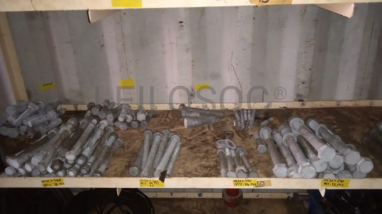 Diversos + Diversos + Diversos + Diversos + Cimento Cola + Parafusos + Diversos + Máquina de soldagem + Caixas de ferramentas + Contentor de 40P ·