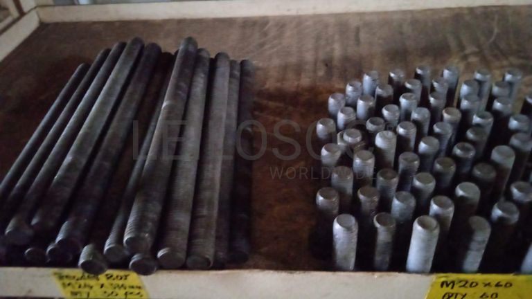 Diversos + Diversos + Diversos + Diversos + Cimento Cola + Parafusos + Diversos + Máquina de soldagem + Caixas de ferramentas + Contentor de 40P ·