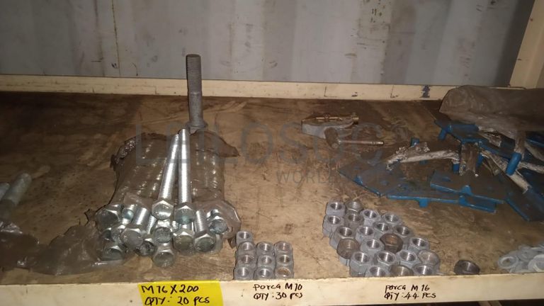 Diversos + Diversos + Diversos + Diversos + Cimento Cola + Parafusos + Diversos + Máquina de soldagem + Caixas de ferramentas + Contentor de 40P ·