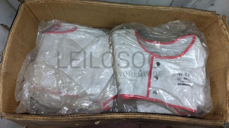 Máquina de soldar tubos pVC + Máquina de soldar tubos PVC + Compressor de Ar + Bombas de água + Macaco hidráulico + Rolos de Arrame + Aventais de couro + Diversos + Diversos + Cabos Hidráulicos + Diversos + Diversos + Mobiliário + Diversos + Diversos + Contentor de 40P ·