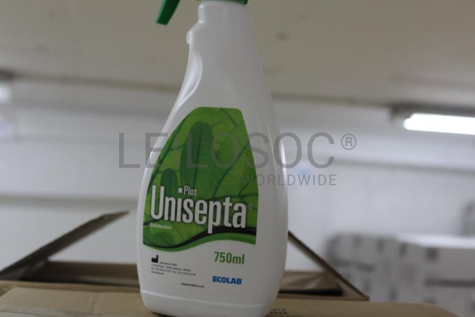 Máscaras Cirúrgicas + Rolos de Algodão + Copos Descartáveis + Desinfetantes