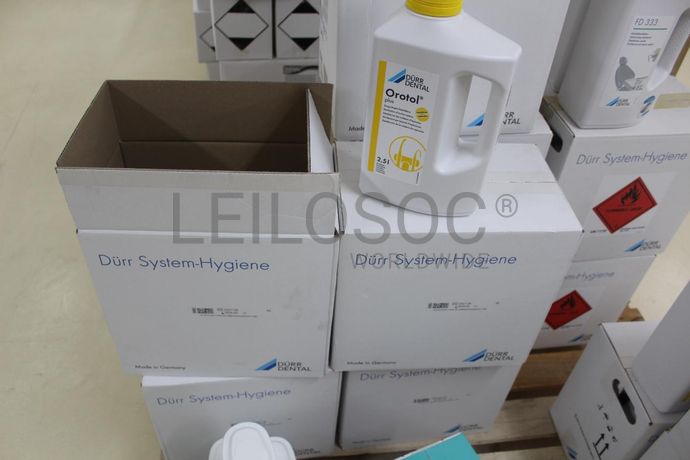 Máscaras Cirúrgicas + Rolos de Algodão + Copos Descartáveis + Desinfetantes