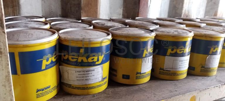 Diversos + Diversos + Rolo de fita + Diversos + Papel higiénico + Diversos + Diversos + Diversos + Diversos + Diversos + Tinta dulux + Diversos + Placas de sinalização + Contentor de 40P ·