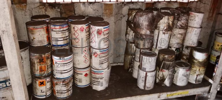 Diversos + Diversos + Rolo de fita + Diversos + Papel higiénico + Diversos + Diversos + Diversos + Diversos + Diversos + Tinta dulux + Diversos + Placas de sinalização + Contentor de 40P ·