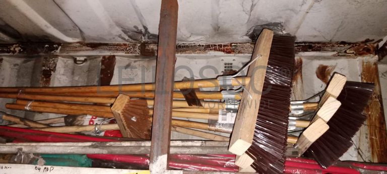 Diversos + Diversos + Rolo de fita + Diversos + Papel higiénico + Diversos + Diversos + Diversos + Diversos + Diversos + Tinta dulux + Diversos + Placas de sinalização + Contentor de 40P ·