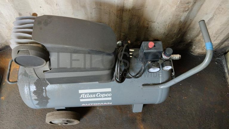 Furadeira + Compressor de Ar "Atlas Copco". + Diversos + Máquina multifuncional + Guinchos + Macaco hidráulico + Diversos + Diversos + Diversos + Diversos + Grampo + Diversos + Diversos + Diversos + Diversos + Tambores 400L de óleo hidráulico. + Bombas de abastecimento de óleo hidráulico + Compressor de Ar + Diversos + Tubos de mangueira + Diversos + Botijão de gás 50L + Diversos + Diversos + Contentor de 40P ·