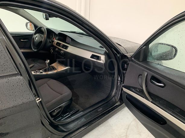 BMW 318D Touring · Ano 2012