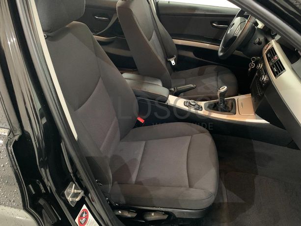 BMW 318D Touring · Ano 2012