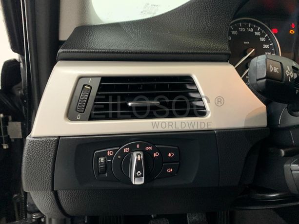 BMW 318D Touring · Ano 2012