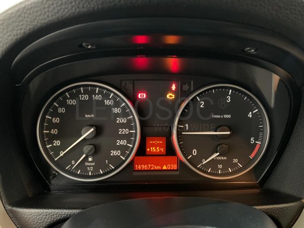 BMW 318D Touring · Ano 2012