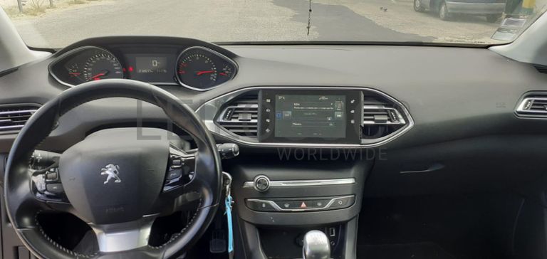 Peugeot 308 1.6 Blue HDI · Ano 2015