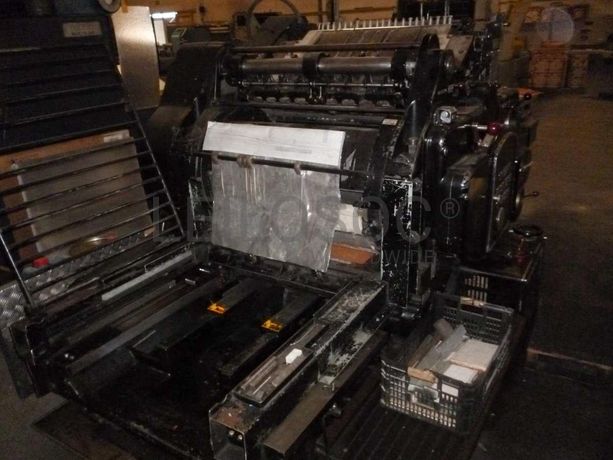 Máquina de corte e vinco