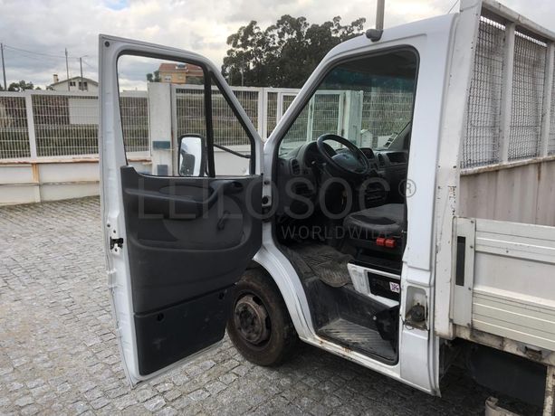 Mercedes-Benz 413CDI · Ano 2001