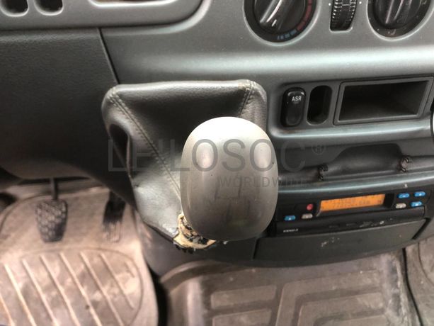 Mercedes-Benz 413CDI · Ano 2001