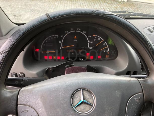 Mercedes-Benz 413CDI · Ano 2001