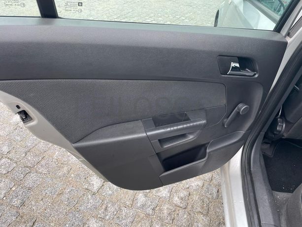 Opel Astra SW · Ano 2004