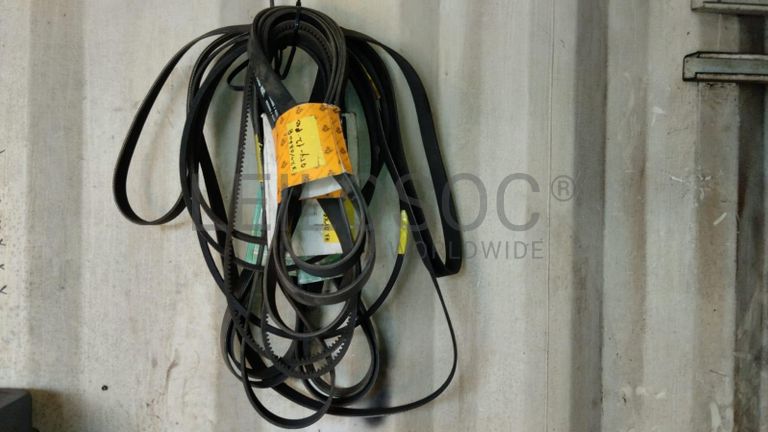 Furadeira + Compressor de Ar "Atlas Copco". + Diversos + Máquina multifuncional + Guinchos + Macaco hidráulico + Diversos + Diversos + Diversos + Diversos + Grampo + Diversos + Diversos + Diversos + Diversos + Tambores 400L de óleo hidráulico. + Bombas de abastecimento de óleo hidráulico + Compressor de Ar + Diversos + Tubos de mangueira + Diversos + Botijão de gás 50L + Diversos + Diversos + Contentor de 40P ·