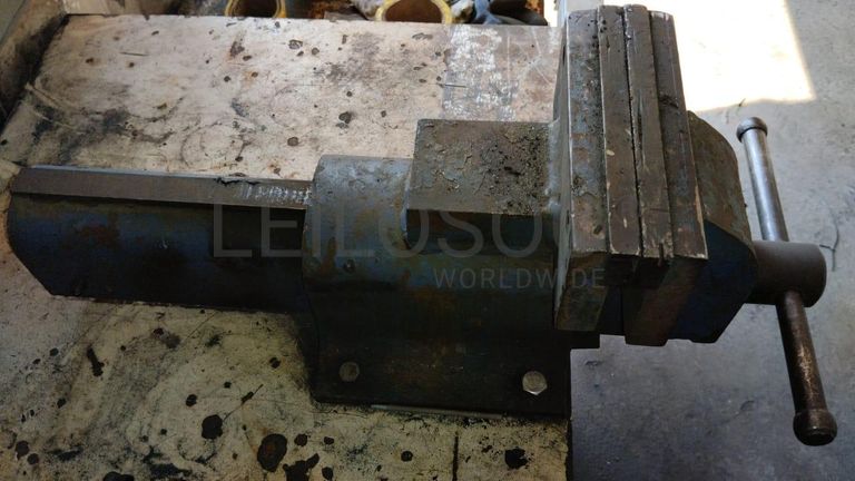 Furadeira + Compressor de Ar "Atlas Copco". + Diversos + Máquina multifuncional + Guinchos + Macaco hidráulico + Diversos + Diversos + Diversos + Diversos + Grampo + Diversos + Diversos + Diversos + Diversos + Tambores 400L de óleo hidráulico. + Bombas de abastecimento de óleo hidráulico + Compressor de Ar + Diversos + Tubos de mangueira + Diversos + Botijão de gás 50L + Diversos + Diversos + Contentor de 40P ·